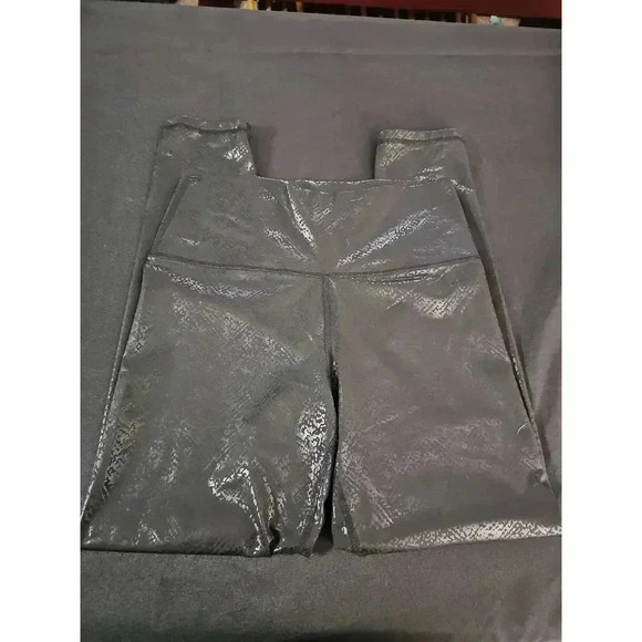 Aerie Womens Black Hugger Crackle Leggings Size Large - Picture 3 of 8